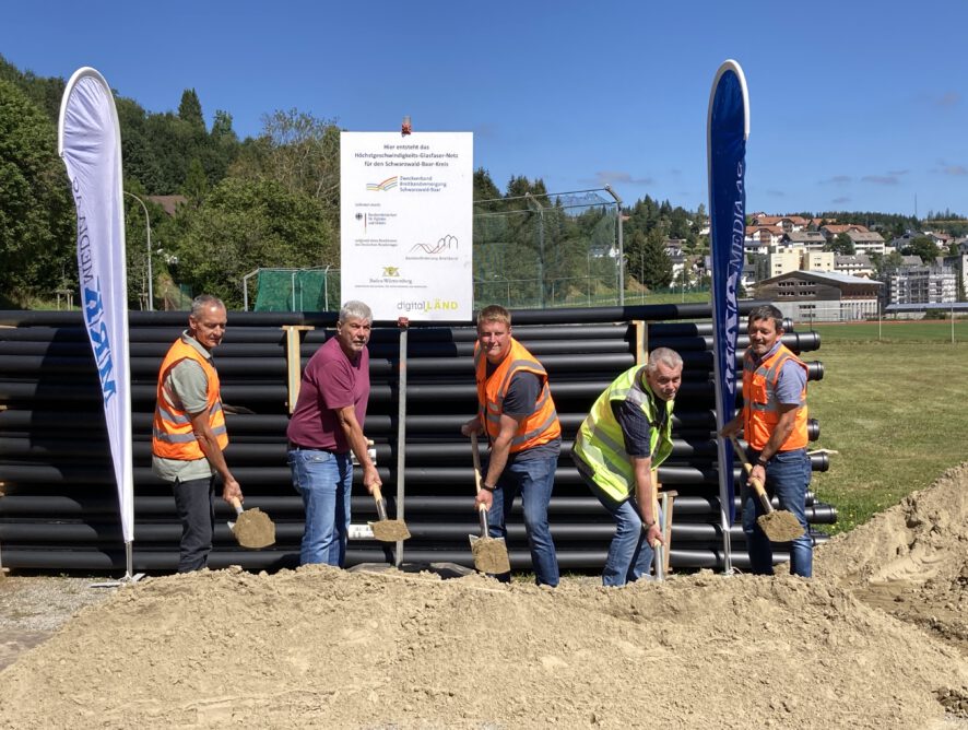 Offizieller Spatenstich für das Ausbauprojekt „Furtwangen 3. Bauabschnitt Kernstadt Cluster 4 mit Linach “